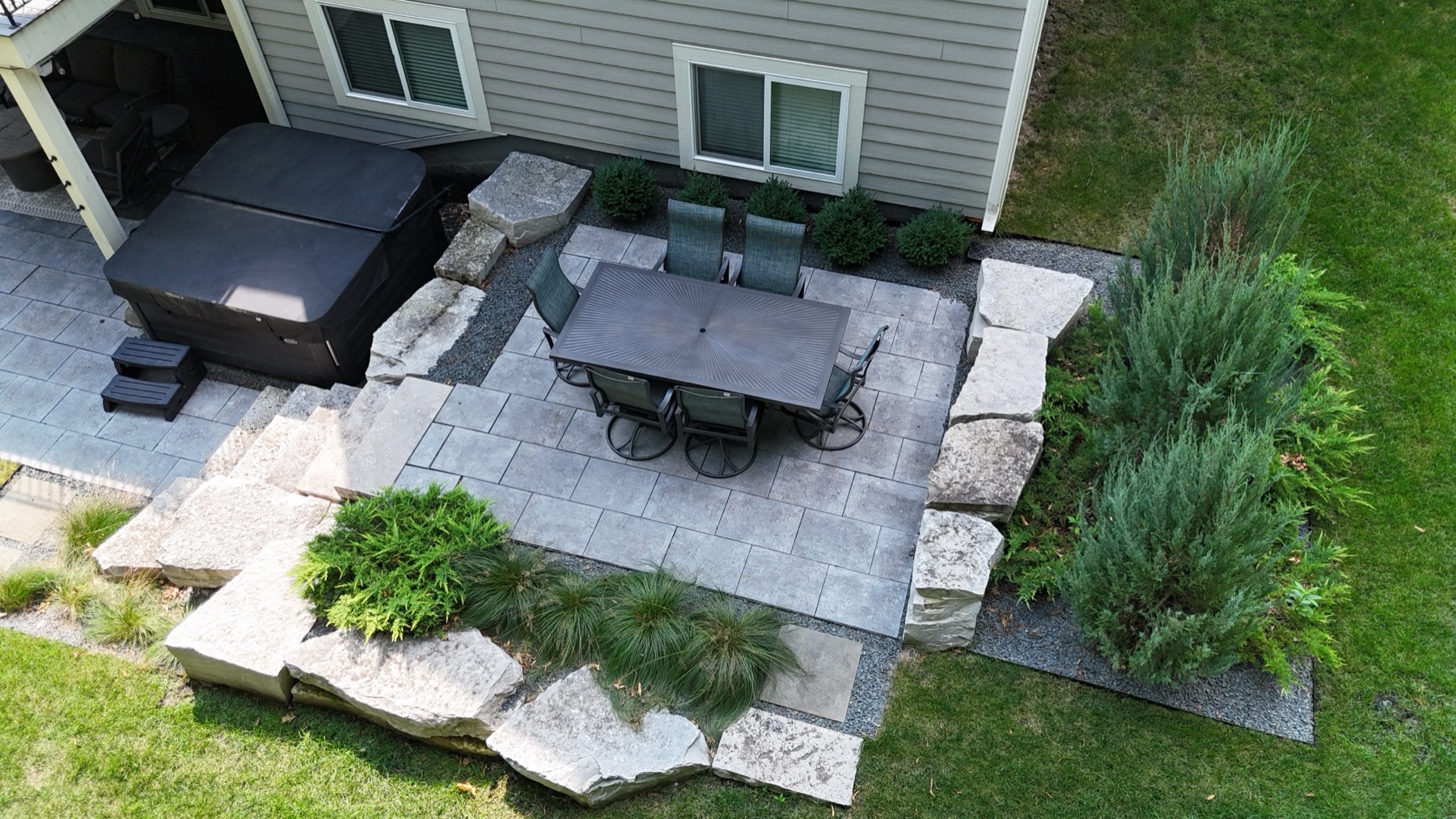 Hot tub patio, boulder beds