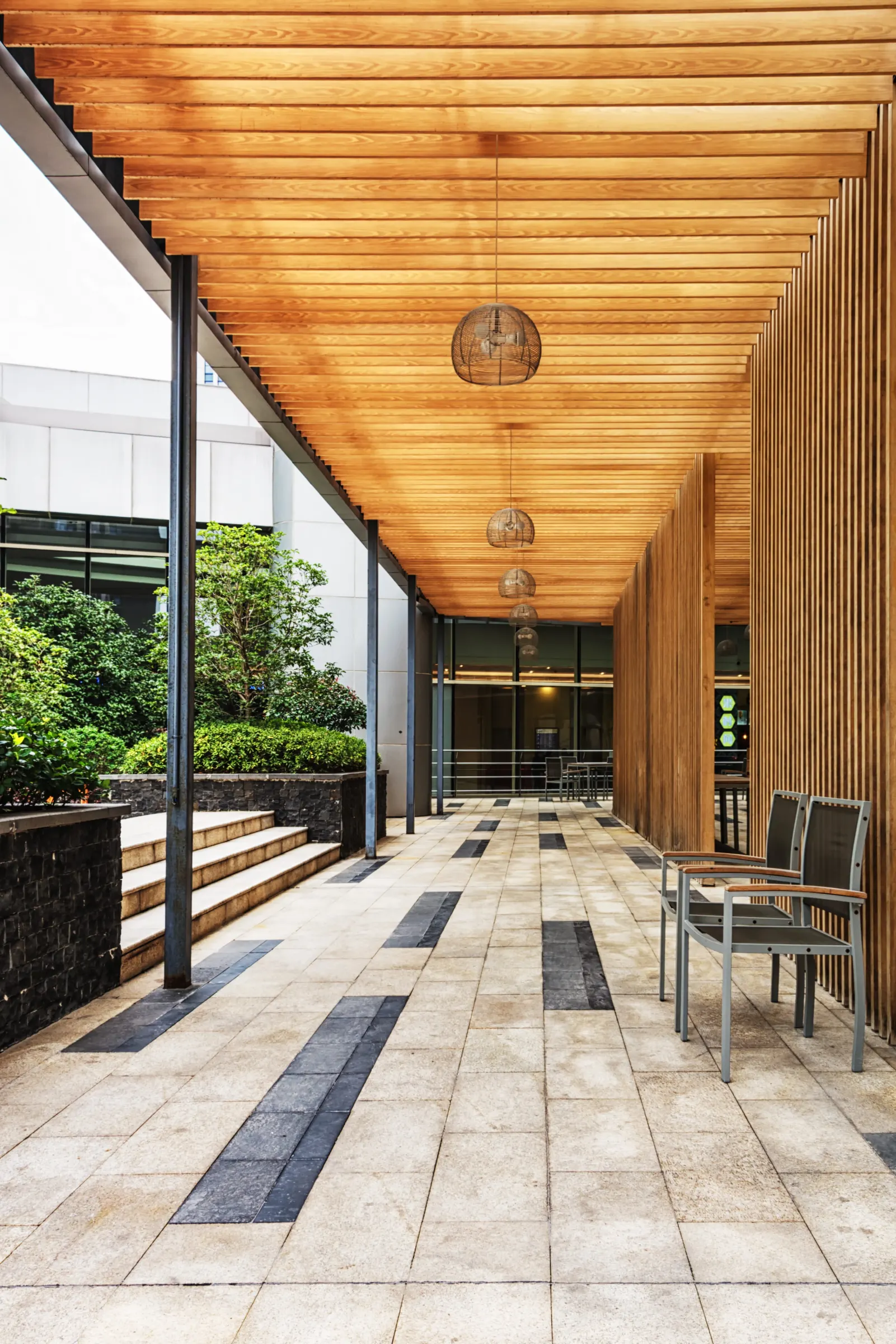 Patio near Lake Minnetonka — garden living patio